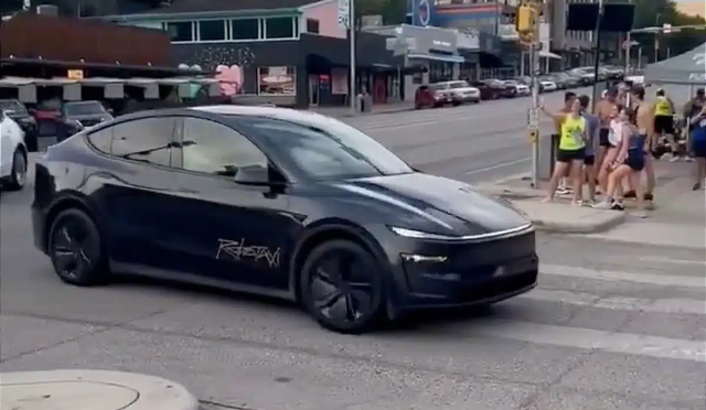 Tesla Robotaksi Hizmeti Teksas’ta Başladı!