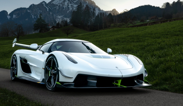 Koenigsegg Jesko: Yeni ve Agresif Bir Versiyonun Tanıtımı