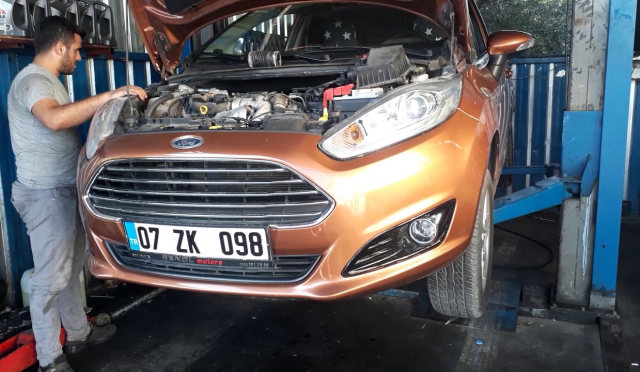 Ford Yağ Değişimi: 19.000 Mil Nasıl Gidildi?